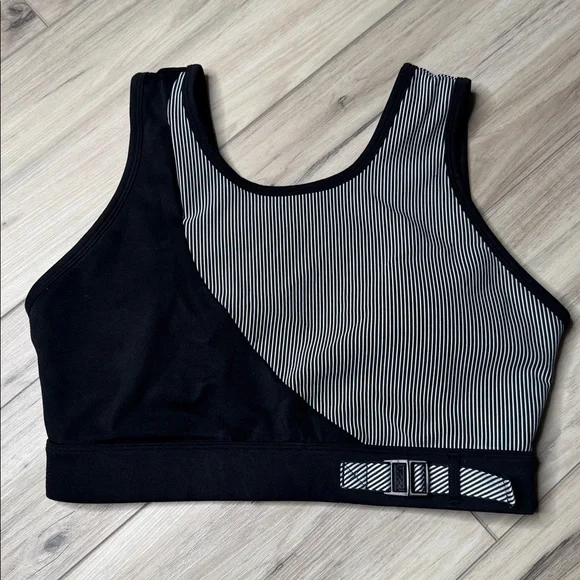 Zyia Black Chiaroscuro Buckle Bra - Picture 2 of 8